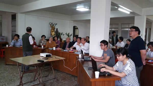 <span style="font-size: 14pt;">這裡有重要的人物系列報導、介紹</span><hr /><h3>〡<a href="http://iformosa.org/archives/51">周再思</a>〡<a href="http://iformosa.org/archives/49">杜月笙</a>〡<a href="http://iformosa.org/archives/882">蔡聰明</a>〡<a href="http://iformosa.org/archives/110">伊藤博文</a>〡<a href="http://iformosa.org/archives/235">黃敏</a>〡</h3><hr /><h3>〡<a href="http://iformosa.org/archives/128">李石城</a>〡〡<a href="http://iformosa.org/archives/1307">陳定國</a>〡<a href="http://iformosa.org/archives/59">陳紹馨</a>〡<a href="http://iformosa.org/archives/915">楊順德</a>〡<a href="http://iformosa.org/archives/118">馬偕</a>〡</h3><hr /><h3>〡<a href="http://iformosa.org/archives/817">余進長</a>〡<a href="http://iformosa.org/%E7%B0%A1%E4%BB%8B">鄭維棕</a>〡<a href="http://iformosa.org/archives/893">余勝村</a>〡<a href="http://iformosa.org/archives/1980">劉麗玉</a>〡<a href="http://iformosa.org/archives/880">黃福松</a>〡</h3><hr /><h3>〡<a href="http://iformosa.org/archives/889">蘇進隆</a>〡<a href="http://iformosa.org/archives/1984">宇文正</a>〡<a href="http://iformosa.org/archives/915">高燈立</a>〡<a href="http://iformosa.org/archives/188">剉冰女王</a>〡<a href="http://iformosa.org/archives/830">翁燦燿</a>〡</h3><hr /><h3>〡<a href="http://iformosa.org/archives/1607">楊淑清</a>〡<a href="http://iformosa.org/archives/1989">高松根</a>〡<a href="http://iformosa.org/archives/747">蔡孟真</a>〡<a href="http://iformosa.org/archives/887">沈正庚</a>〡<a href="http://iformosa.org/archives/1992">黃明威</a>〡</h3><hr /><h3>〡<a href="http://iformosa.org/archives/1996">黃淑屏</a>〡<a href="http://iformosa.org/archives/1999">柯乃文</a>〡<a href="http://iformosa.org/archives/820">張清宗</a>〡<a href="http://iformosa.org/archives/2004">張光雄</a>〡<a href="http://iformosa.org/archives/736">溫海濤</a>〡</h3><hr /><h3>〡<a href="http://iformosa.org/archives/891">徐兆平</a>〡<a href="http://iformosa.org/archives/924">鐘永和</a>〡<a href="http://iformosa.org/archives/198">傅玲玉</a>〡<a href="http://iformosa.org/archives/2016">許紹軒</a>〡<a href="http://iformosa.org/archives/2009">林錫嘉</a>〡</h3><hr /><h3>〡<a href="http://iformosa.org/archives/2012">劉家琛</a>〡<a href="http://iformosa.org/archives/101">鄭寶蓮</a>〡</h3>&nbsp;